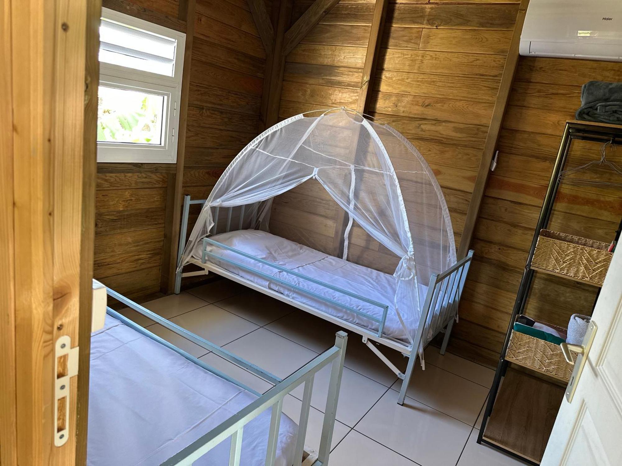 Vakantiehuis Charmante Maison En Bois *